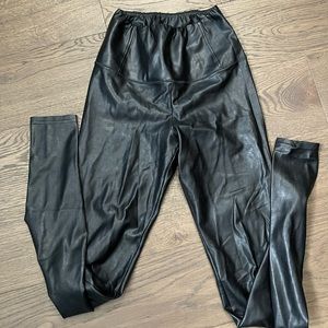 Wilfred free Daria pants black vegan leather
